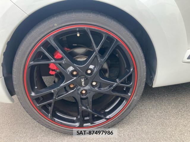 Renault MEGANE 2013-01 7619557-8