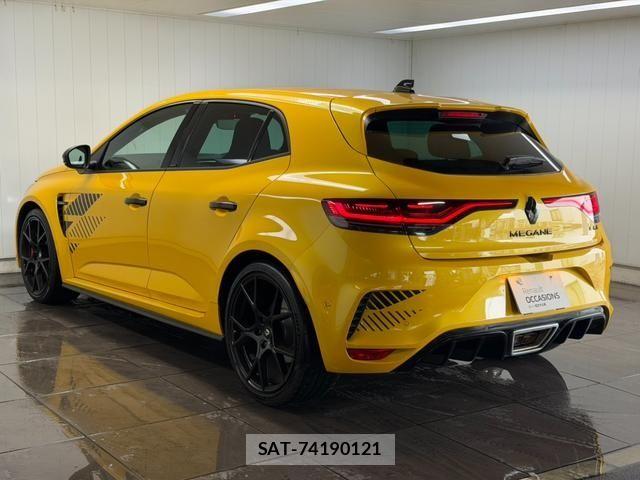 Renault MEGANE 2023-09 7619555-2