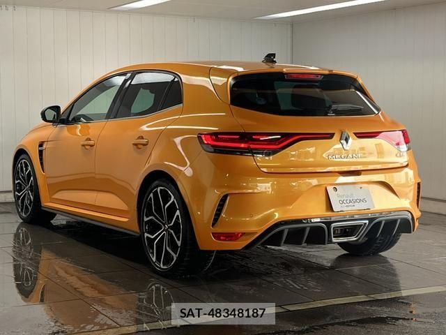 Renault MEGANE 2023-07 7619556-2