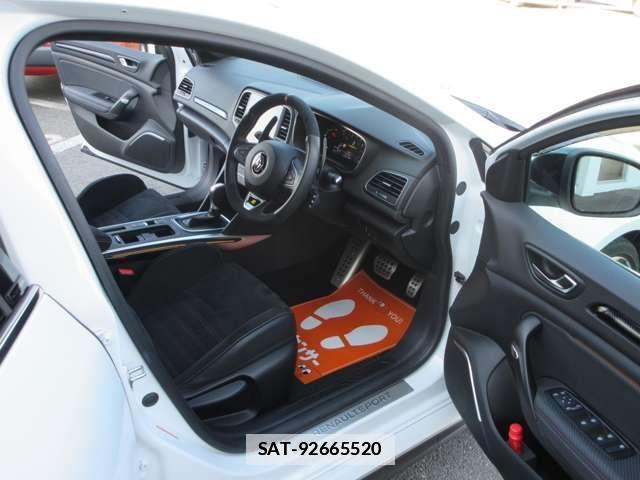 Renault MEGANE 2023-08 7727900-9