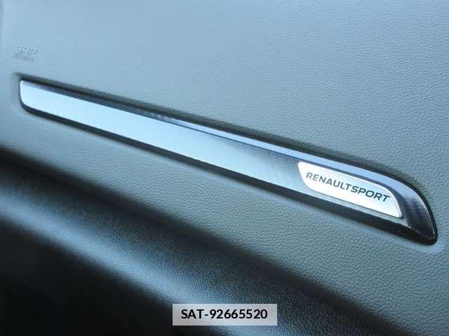 Renault MEGANE 2023-08 7727900-18
