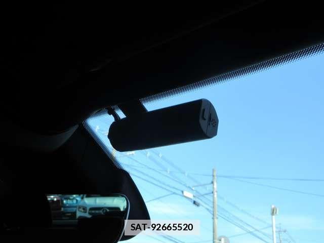 Renault MEGANE 2023-08 7727900-19