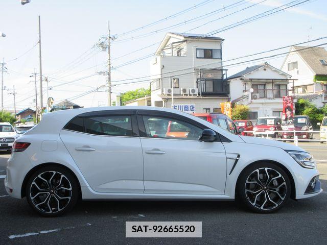 Renault MEGANE 2023-08 7727900-24