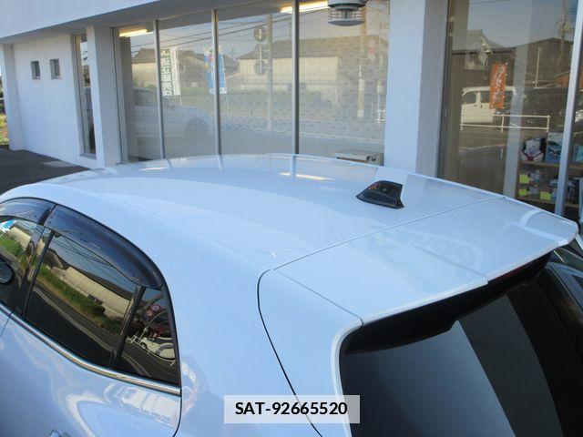 Renault MEGANE 2023-08 7727900-25