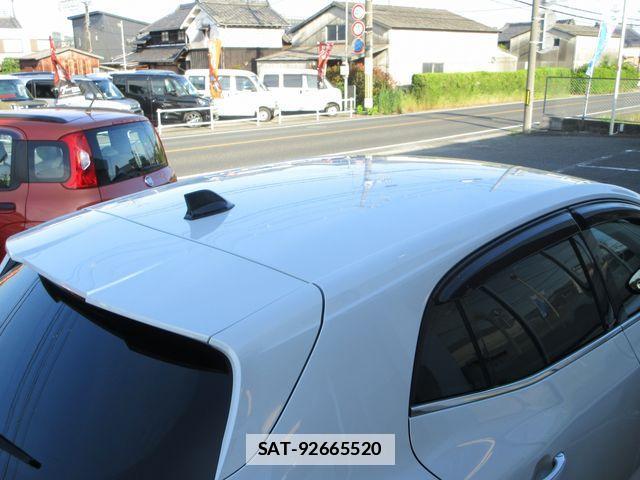 Renault MEGANE 2023-08 7727900-26