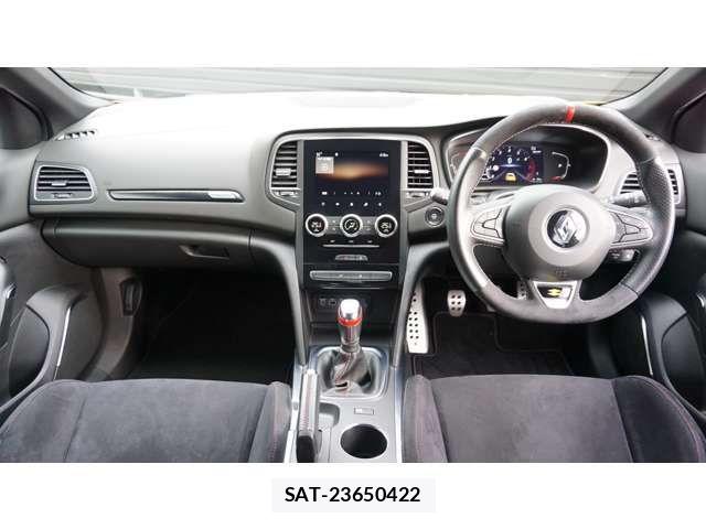Renault MEGANE 2023-01 8037921-1