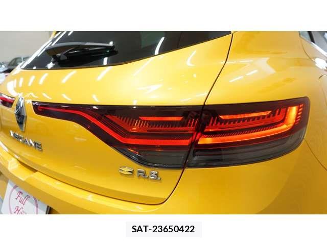 Renault MEGANE 2023-01 8037921-3
