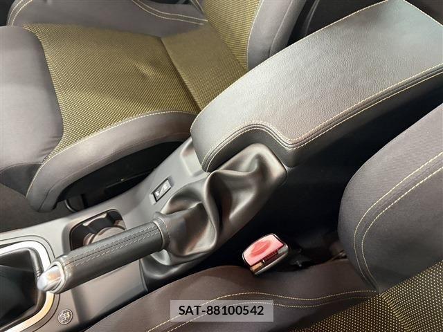 Renault MEGANE 2012-03 8101579-11