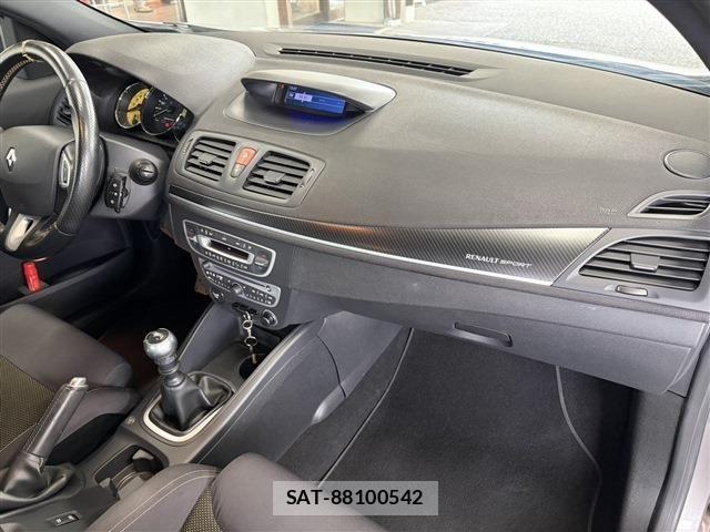 Renault MEGANE 2012-03 8101579-15