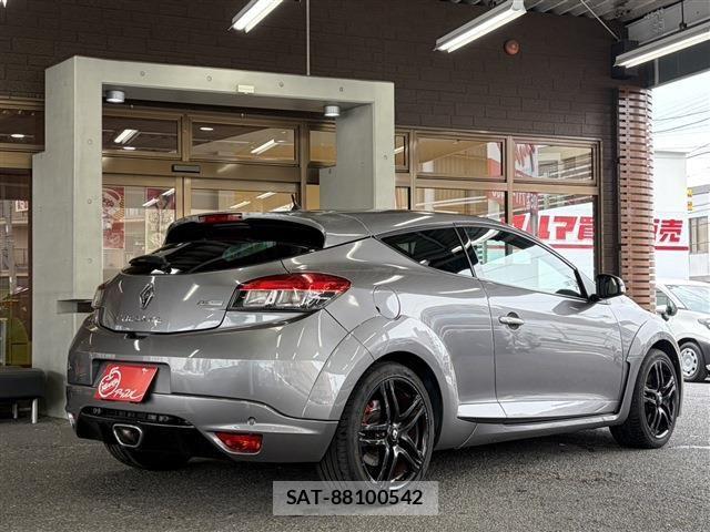 Renault MEGANE 2012-03 8101579-3