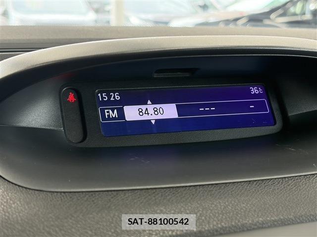 Renault MEGANE 2012-03 8101579-7