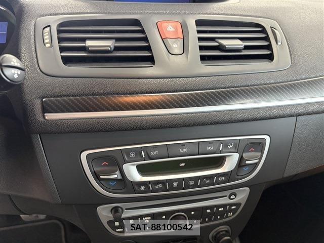 Renault MEGANE 2012-03 8101579-8