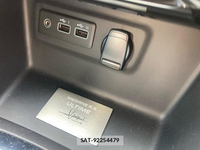 Renault MEGANE 2024-05 8101572-22
