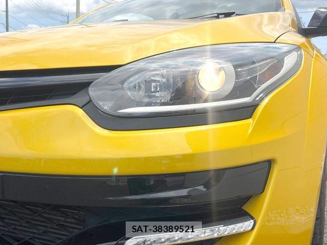 Renault MEGANE 2017-04 8132084-12