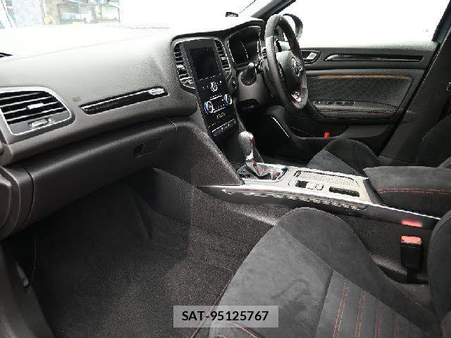 Renault MEGANE 2020-02 8132083-1