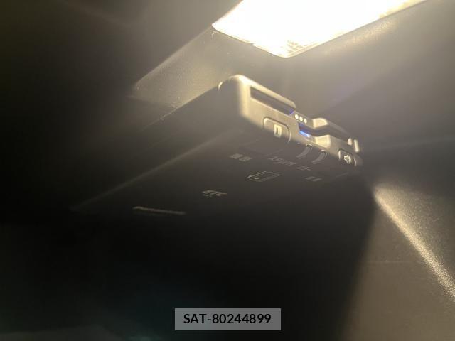 Renault MEGANE 2024-05 8209867-9