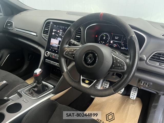 Renault MEGANE 2024-05 8209867-1