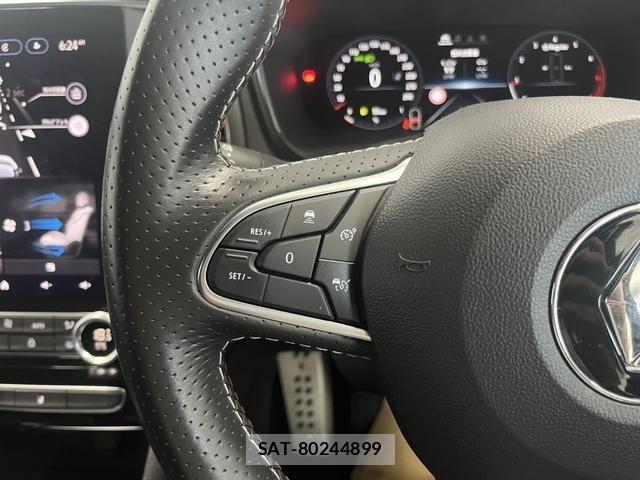 Renault MEGANE 2024-05 8209867-7