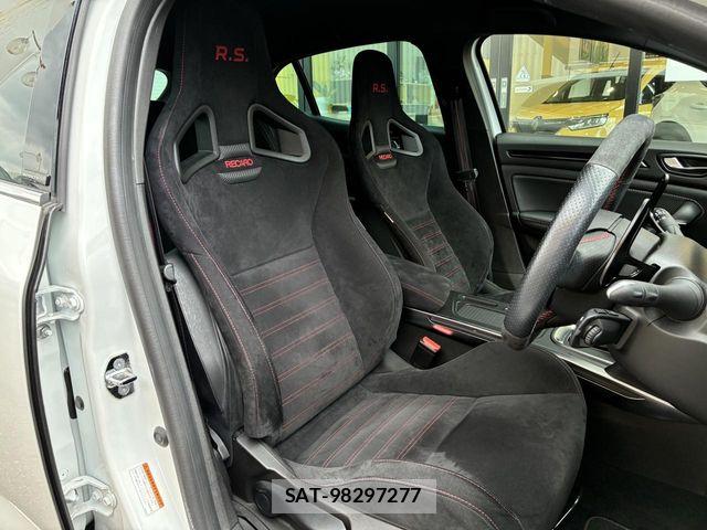 Renault MEGANE 2020-07 8209869-1