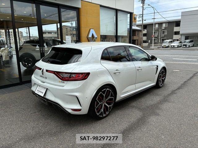 Renault MEGANE 2020-07 8209869-2