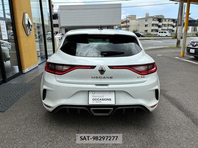 Renault MEGANE 2020-07 8209869-5