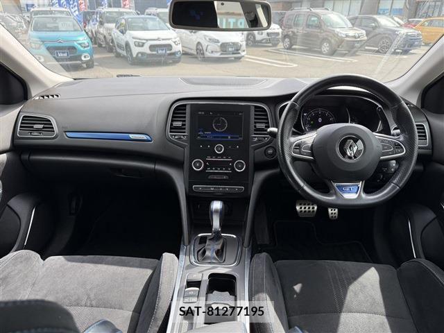 Renault MEGANE 2018-08 8209870-11