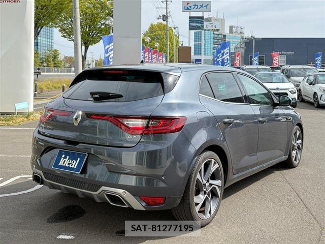 Renault MEGANE 2018-08 8209870-4