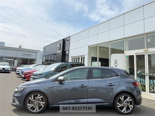 Renault MEGANE 2018-08 8209870-7