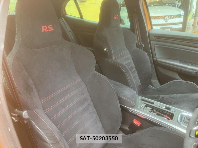 Renault MEGANE 2022-07 8209868-1