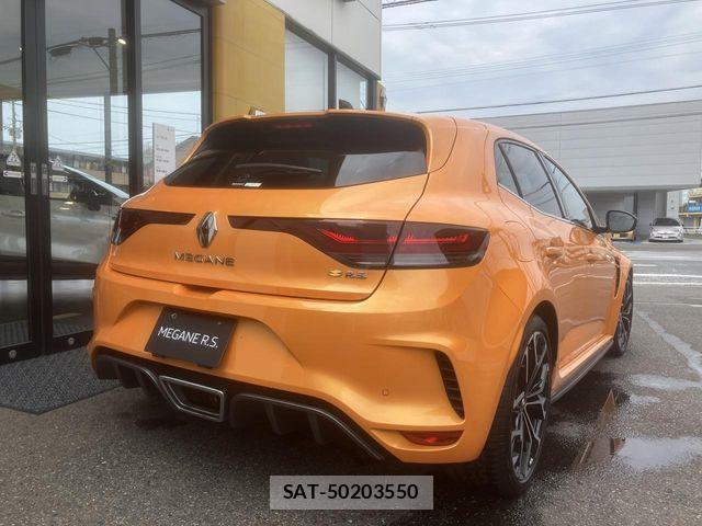 Renault MEGANE 2022-07 8209868-2