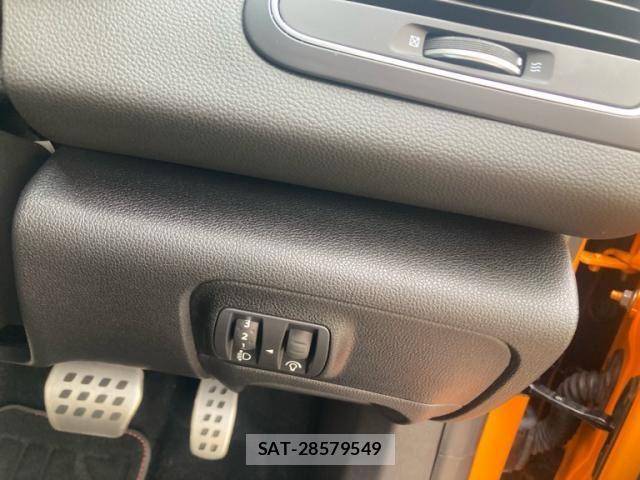 Renault MEGANE 2022-09 8414696-16