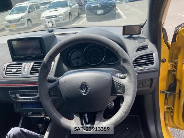Renault MEGANE 2015-08 8458316-17