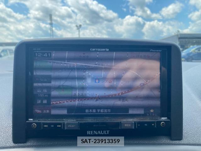 Renault MEGANE 2015-08 8458316-23