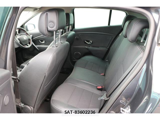 Renault MEGANE 2015-06 8527022-10