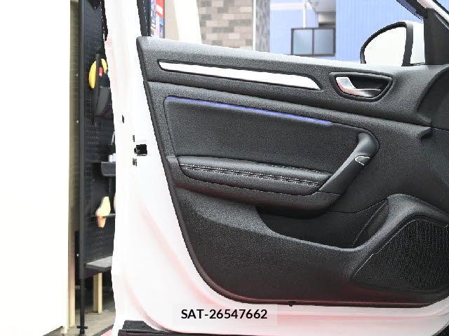 Renault MEGANE 2022-05 8628656-23