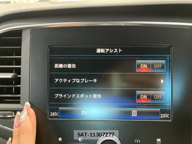 Renault MEGANE 2018-08 8781844-9