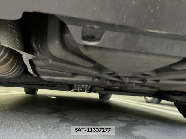 Renault MEGANE 2018-08 8781844-21