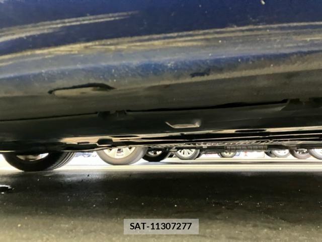 Renault MEGANE 2018-08 8781844-25
