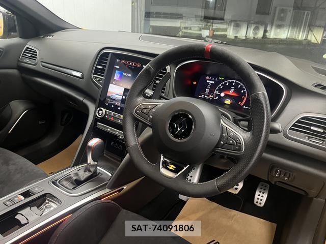 Renault MEGANE 2023-09 8831319-1