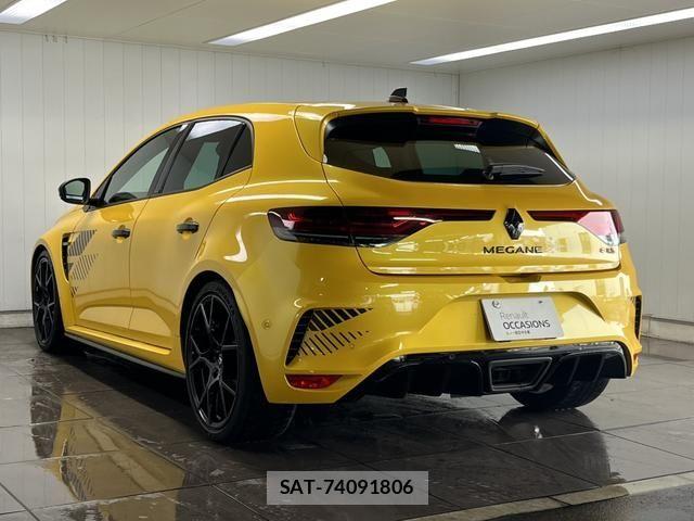 Renault MEGANE 2023-09 8831319-2