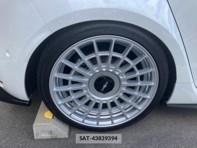 Renault MEGANE 2018-10 8871951-9