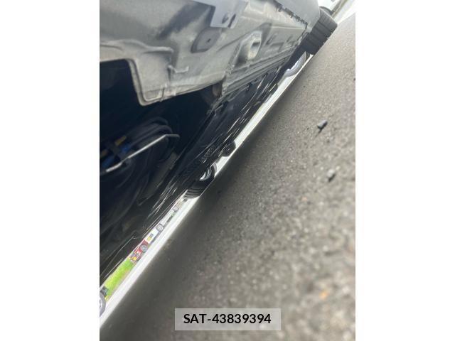 Renault MEGANE 2018-10 8871951-3