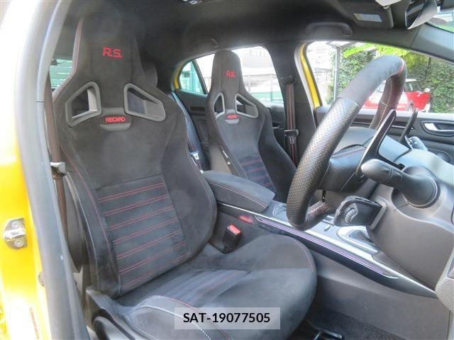 Renault MEGANE 2021-10 8881852-9