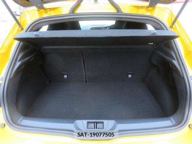 Renault MEGANE 2021-10 8881852-11