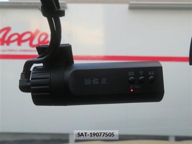 Renault MEGANE 2021-10 8881852-17