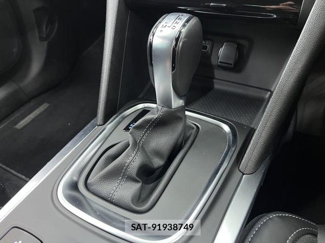 Renault MEGANE 2023-07 7457310-8