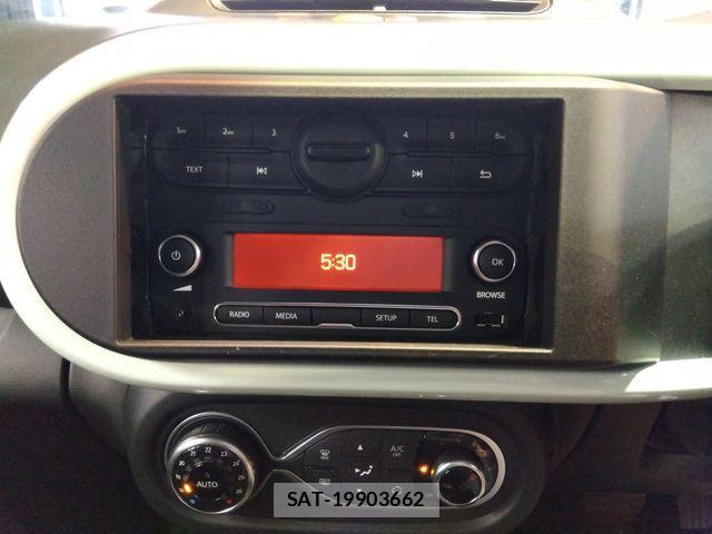 Renault TWINGO 2019-03 1173440-8