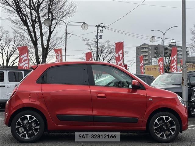 Renault TWINGO 2020-09 6614451-3