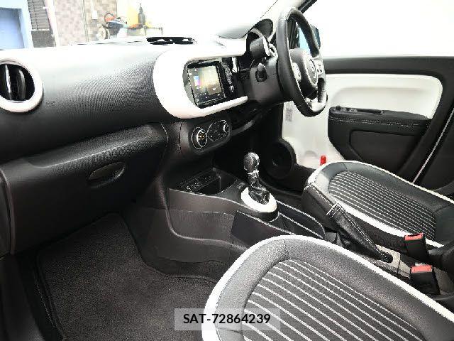 Renault TWINGO 2022-01 7060457-1