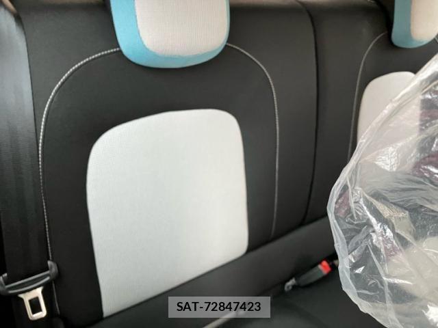 Renault TWINGO 2018-02 7329729-13